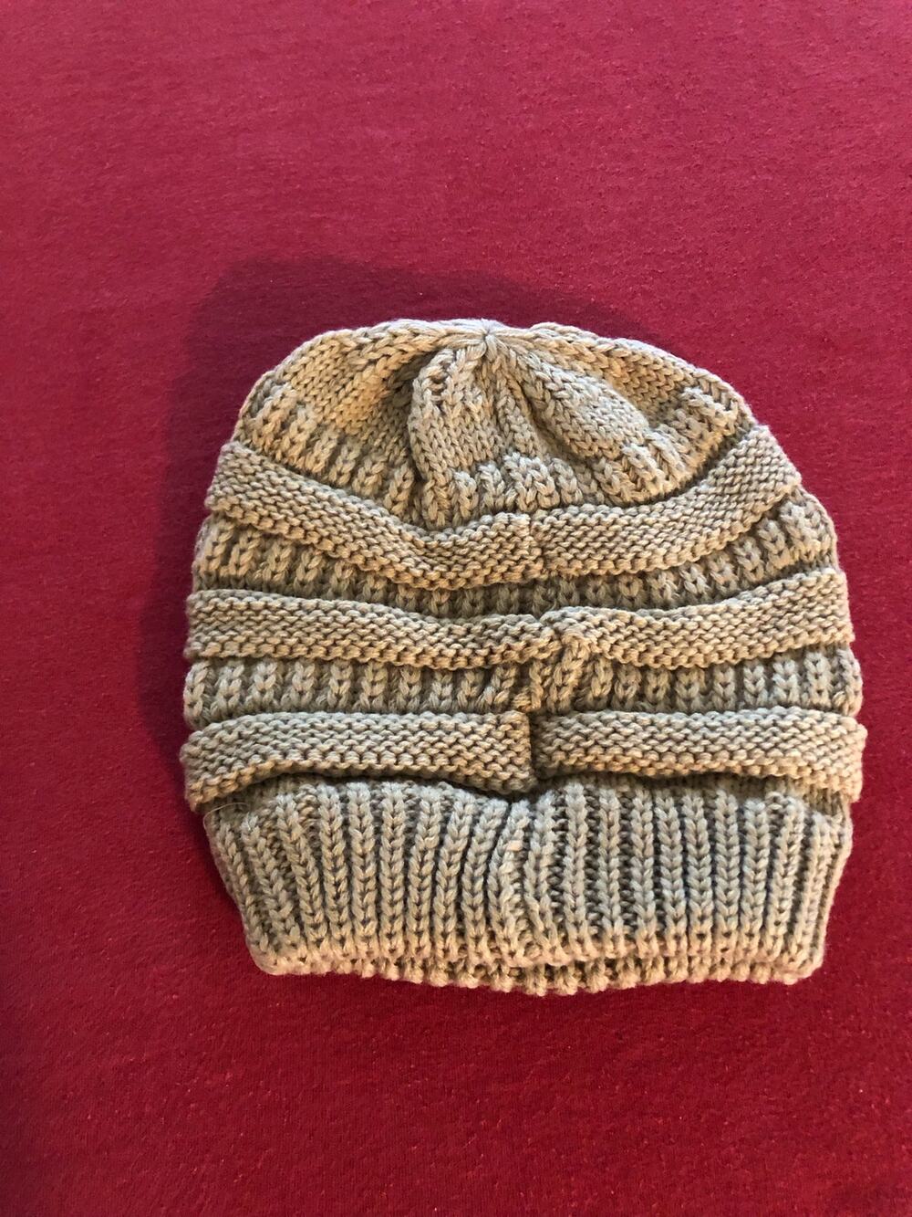 Camel beige tan NWOT knit beanie